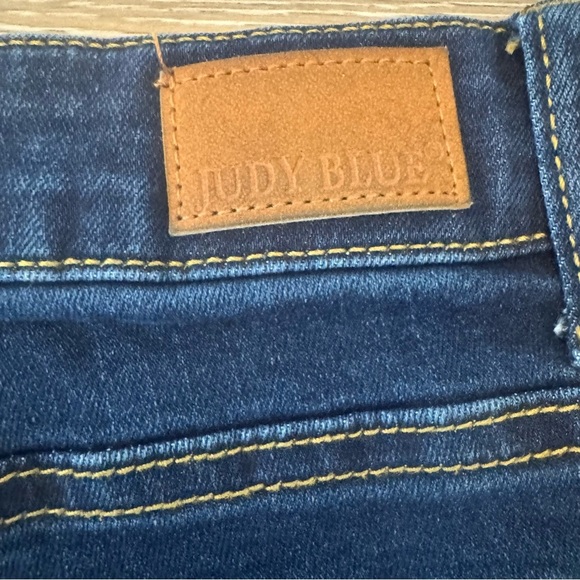 Judy Blue | Red Gingham Cuff Hi-Rise Dark Wash Button Fly Shorts Size Large - Picture 3 of 9